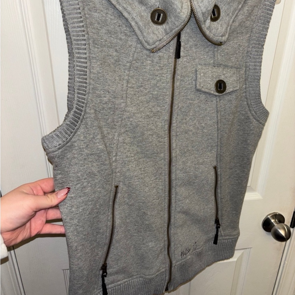 BURTON Women's DryRide Star Hooded Full-Zip Vest - Picture 3 of 8